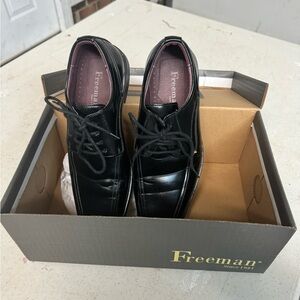 Men’s black dress shoes